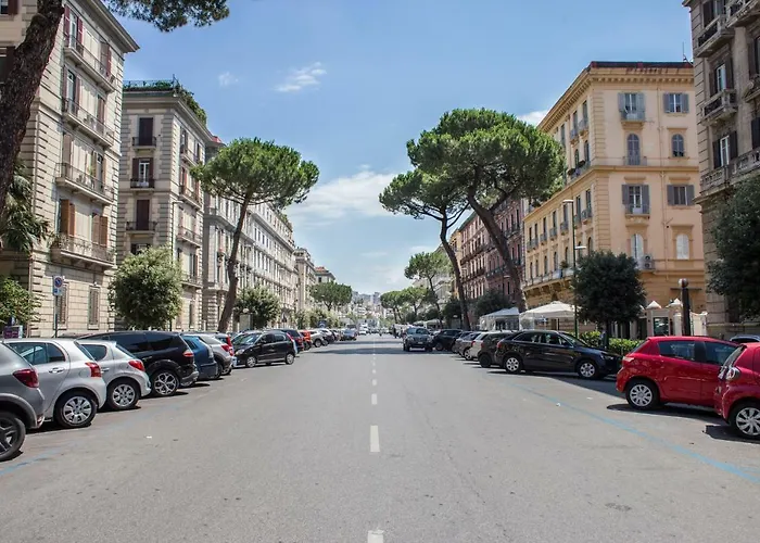 Regina Elena 3* Neapel