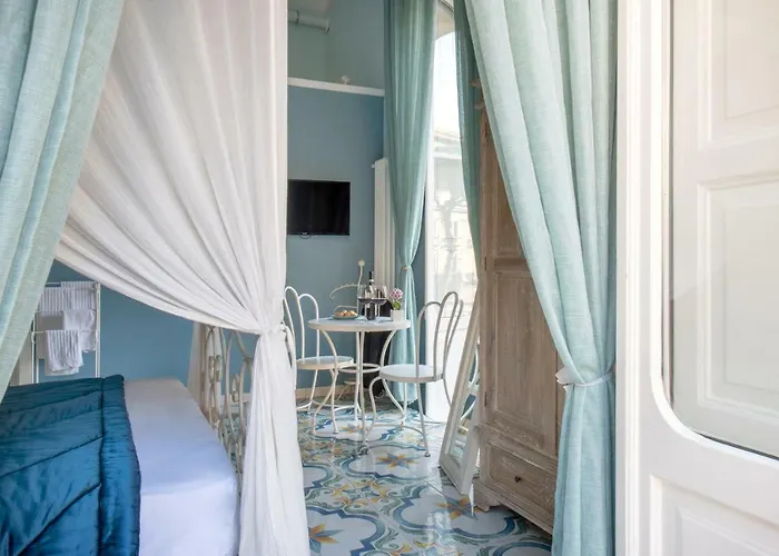 Regina Elena 3* Neapel