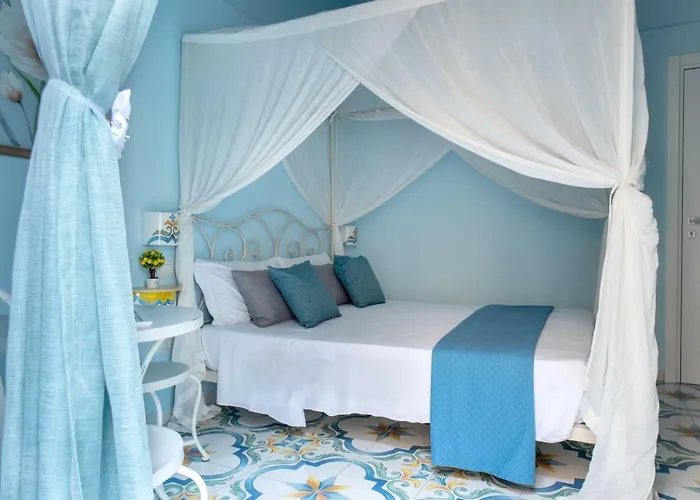 Regina Elena 3* Neapel