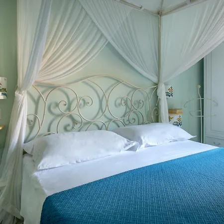 Regina Elena 3* Νάπολη