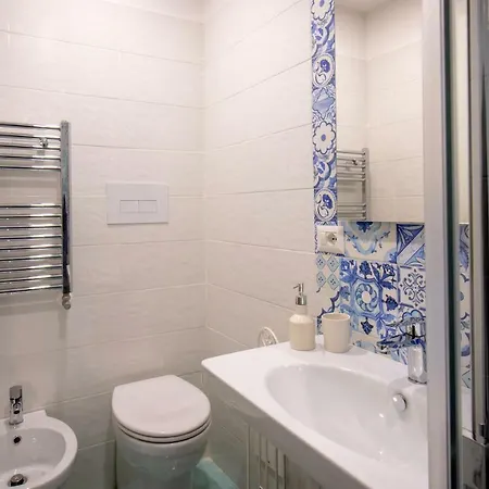 Regina Elena Bed and Breakfast Νάπολη