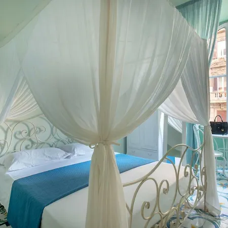 Regina Elena Νάπολη