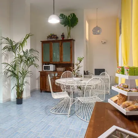 Regina Elena Νάπολη